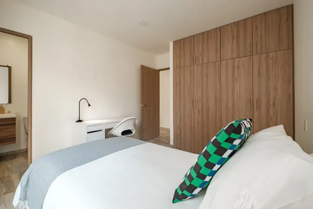 3 bedroom apartment · sleeps 1 (2)