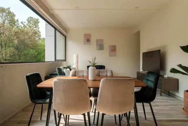 3 bedroom apartment · sleeps 1