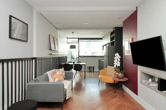 VN Gomes de Carvalho by Six Stays