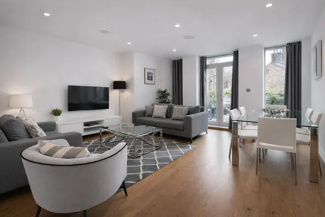 2 bedroom apartment