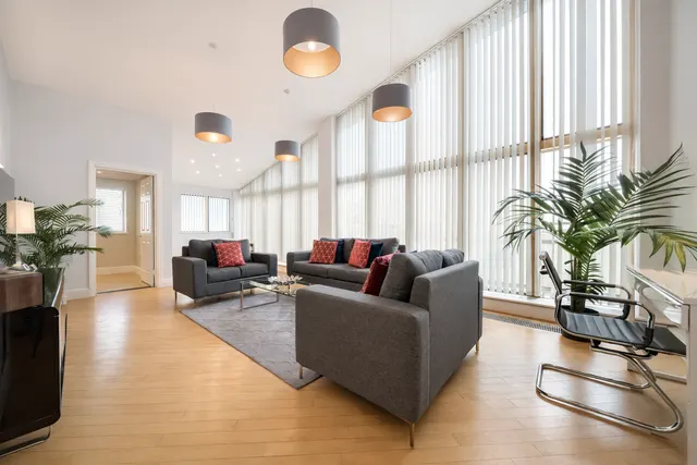 The Courtyard Penthouse - Wimbledon
