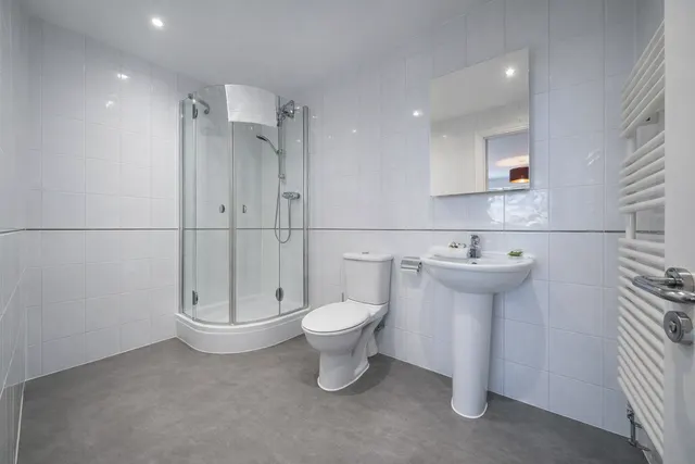 The Courtyard Penthouse - Wimbledon