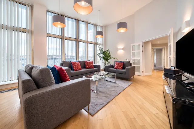The Courtyard Penthouse - Wimbledon