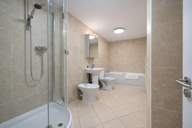 The Courtyard Penthouse - Wimbledon