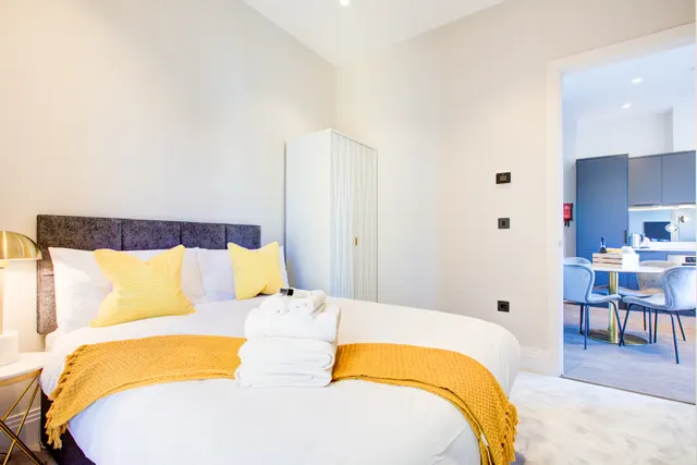 Hybrid Resi Canary wharf