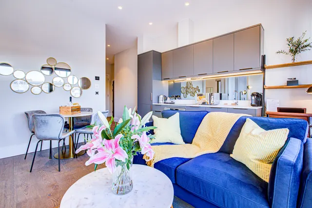 Hybrid Resi Canary wharf