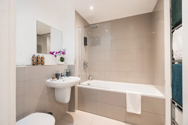2 bedroom apartment