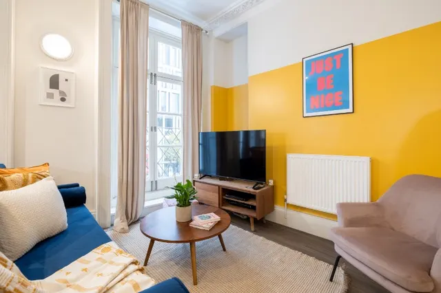 1 bedroom apartment · sleeps 4 · 1 bath