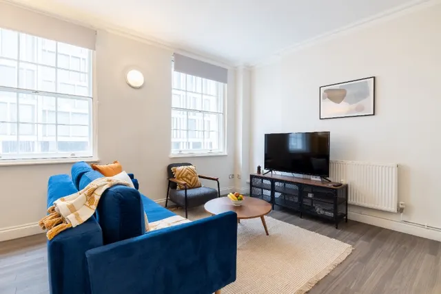 1 bedroom apartment · sleeps 4 · 1 bath (2)