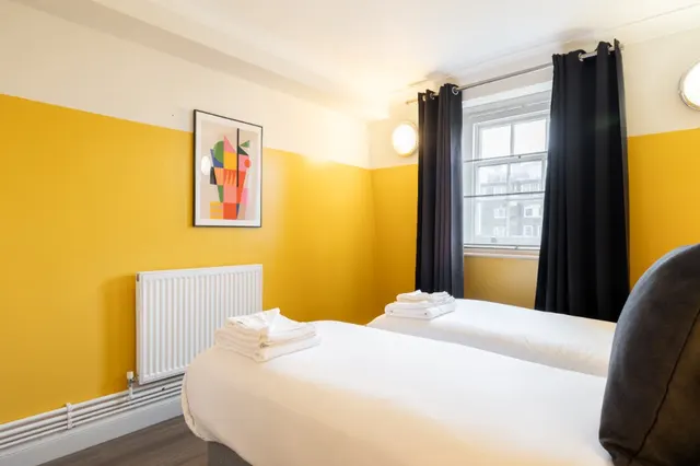 2 bedroom apartment · sleeps 6