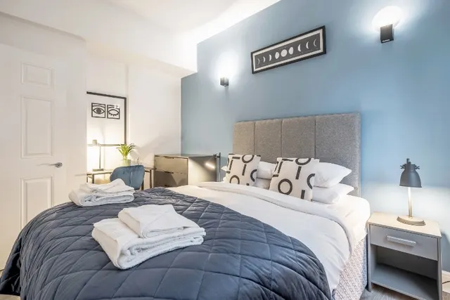 2 bedroom apartment · sleeps 2