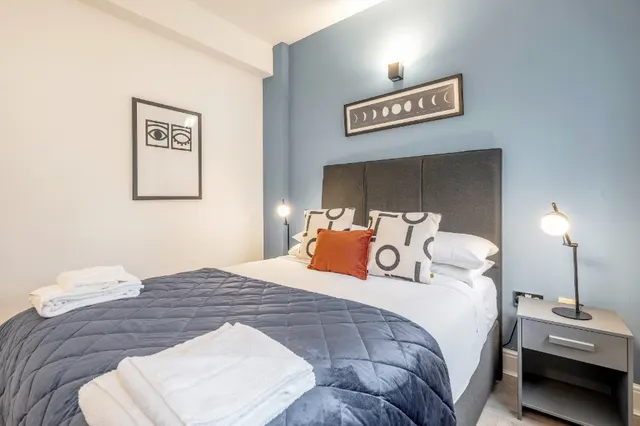 2 bedroom apartment · sleeps 2