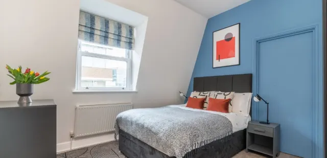 2 bedroom apartment · sleeps 6