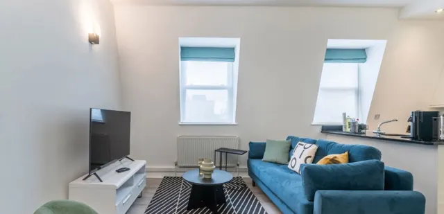 2 bedroom apartment · sleeps 6