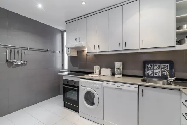 2 bedroom apartment · sleeps 4