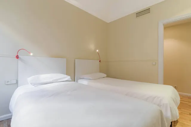 2 bedroom apartment · sleeps 4