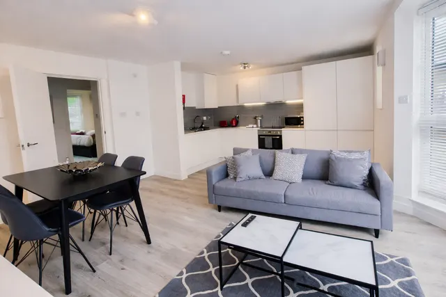 Kew Bridge Court