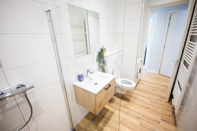 2 bedroom apartment · sleeps 4
