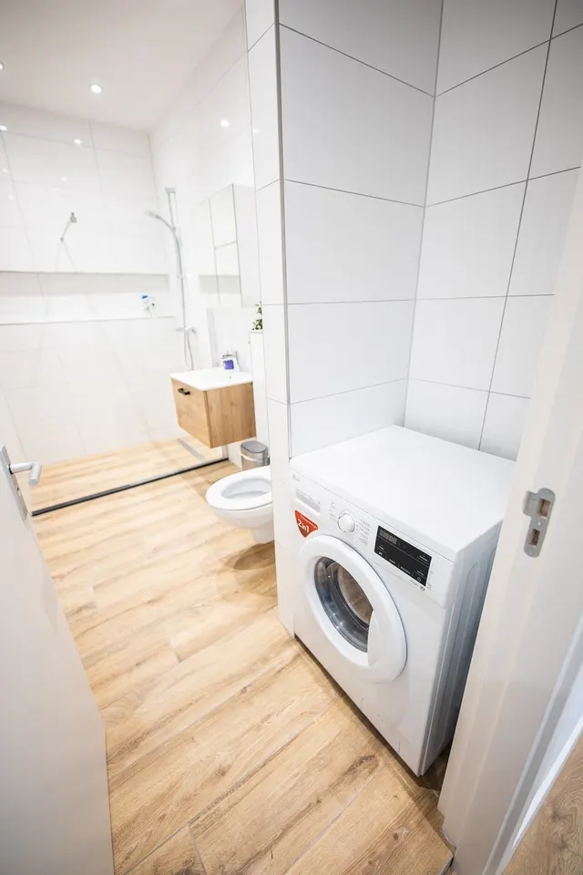 2 bedroom apartment · sleeps 4