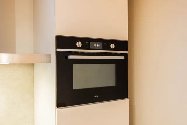 3 bedroom apartment · sleeps 5