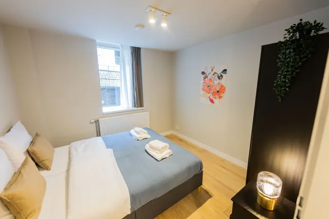 3 bedroom apartment · sleeps 6 (2)