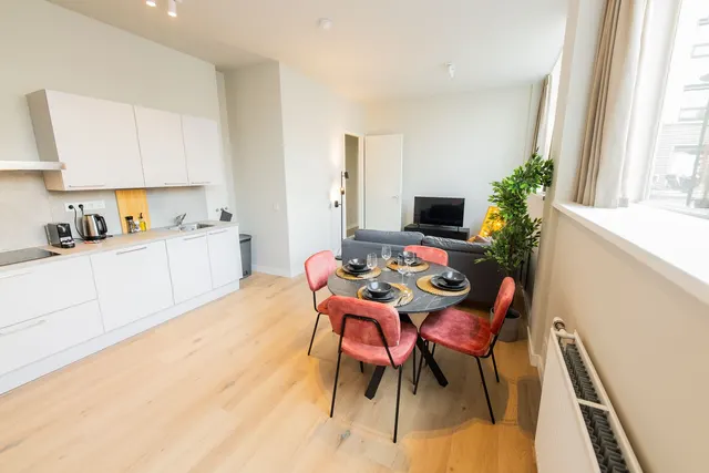 3 bedroom apartment · sleeps 6 (2)