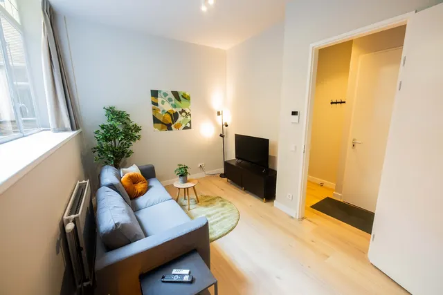 3 bedroom apartment · sleeps 6 (3)