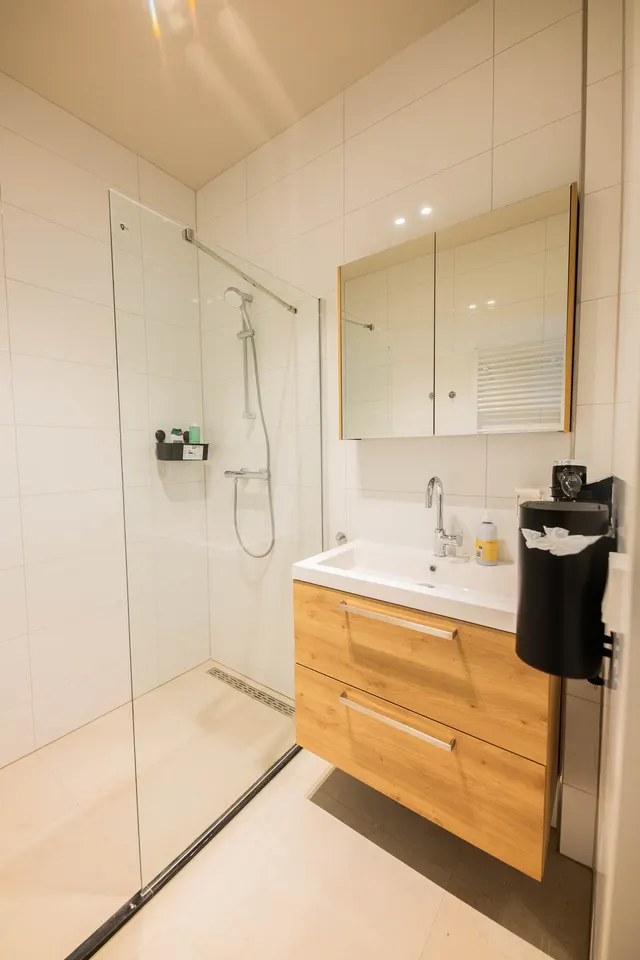 3 bedroom apartment · sleeps 6 (3)