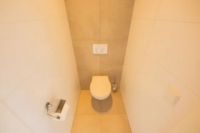2 bedroom apartment · sleeps 4 (2)