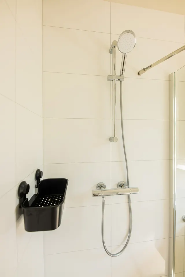 2 bedroom apartment · sleeps 4 (2)