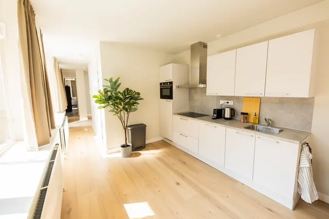 2 bedroom apartment · sleeps 4 (2)