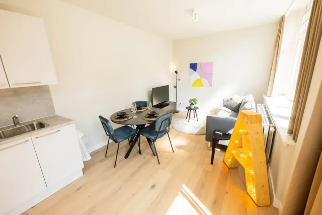 2 bedroom apartment · sleeps 4 (2)