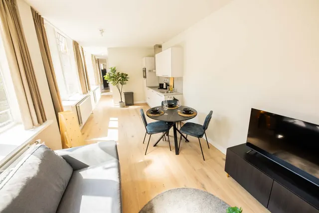 2 bedroom apartment · sleeps 4 (2)