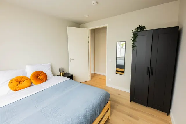 3 bedroom apartment · sleeps 5 (2)