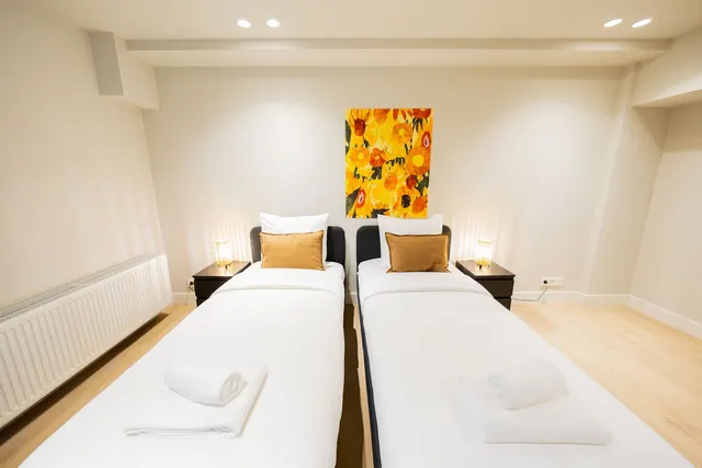 3 bedroom apartment · sleeps 6
