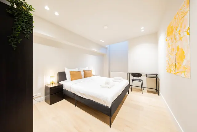 3 bedroom apartment · sleeps 6