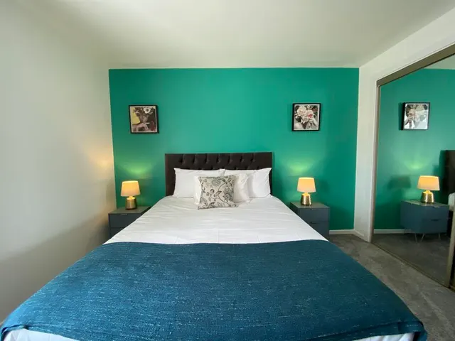 Bell Street Warehouse One Bedroom Apartm