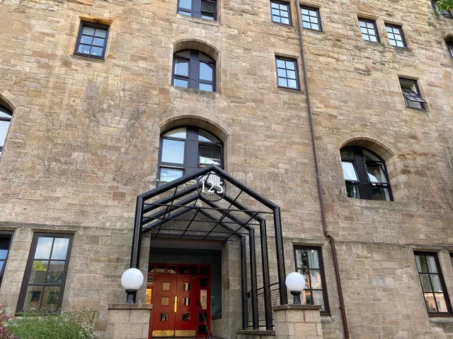Bell Street Warehouse One Bedroom Apartm