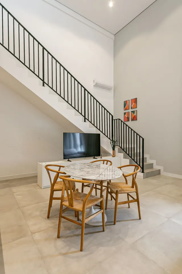 Duplex Amplo com Lavanderia Própria - Apto 107