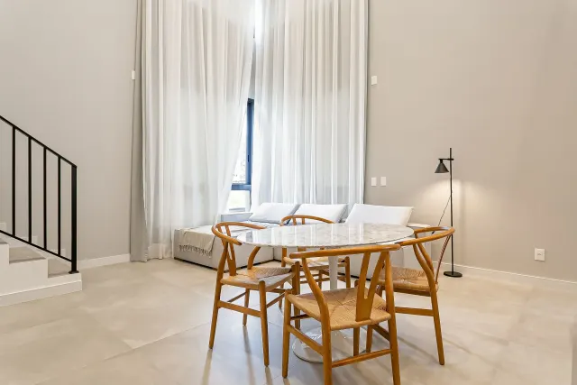 Duplex Amplo com Lavanderia Própria - Apto 107